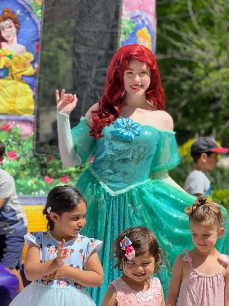 Little Mermaid party character photo 6
