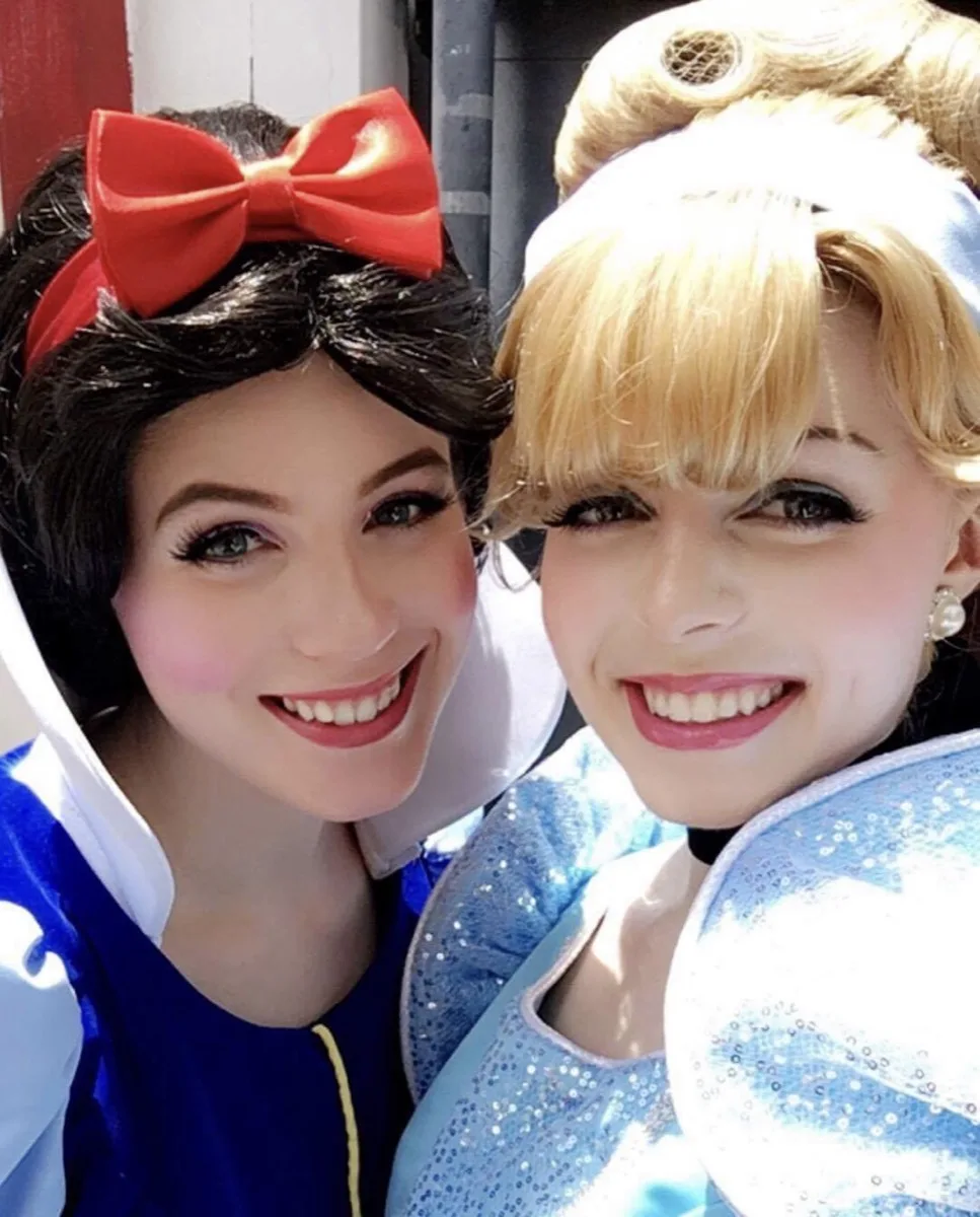 Glass Slipper Princess party character photo 5