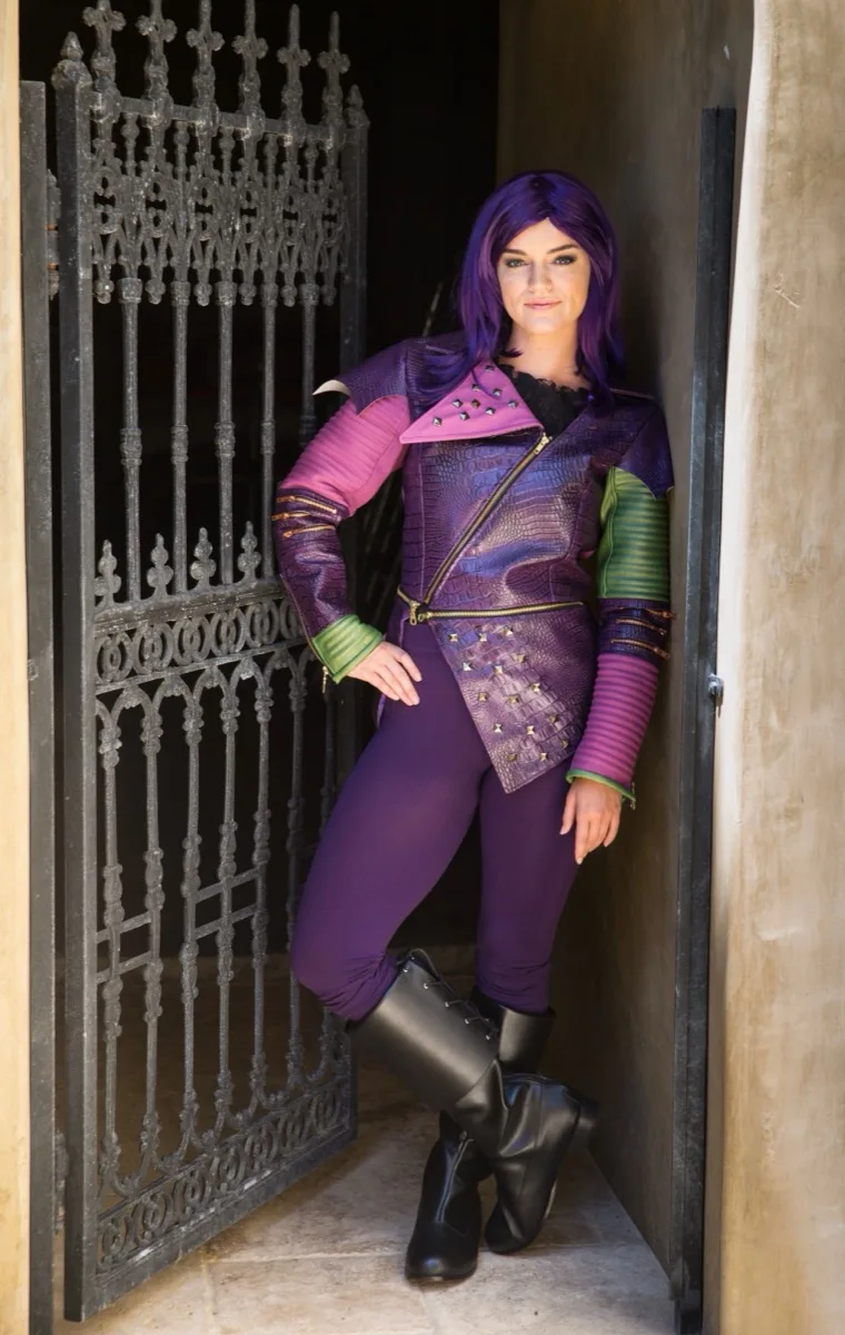 Purple-Haired Sorceress party character photo 1