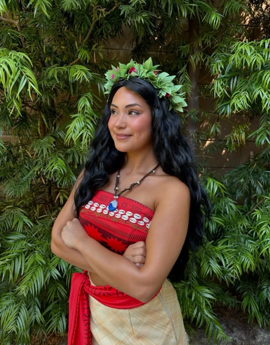 Hawaiian Princess party character photo 3