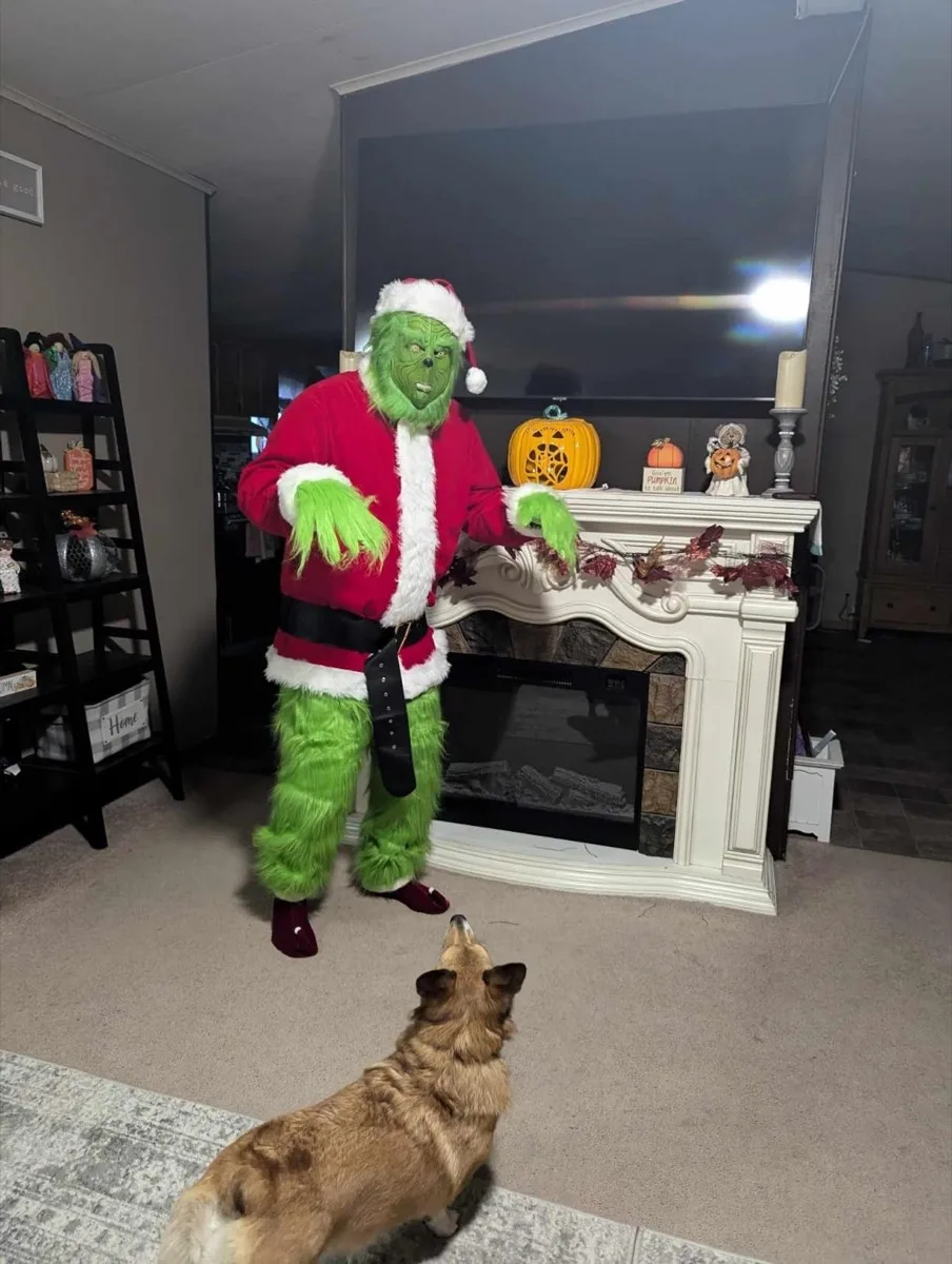 Holiday Grump party character photo 1