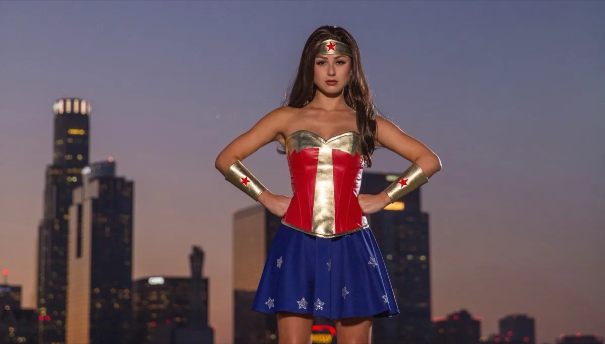 Wonder Hero party character photo 3